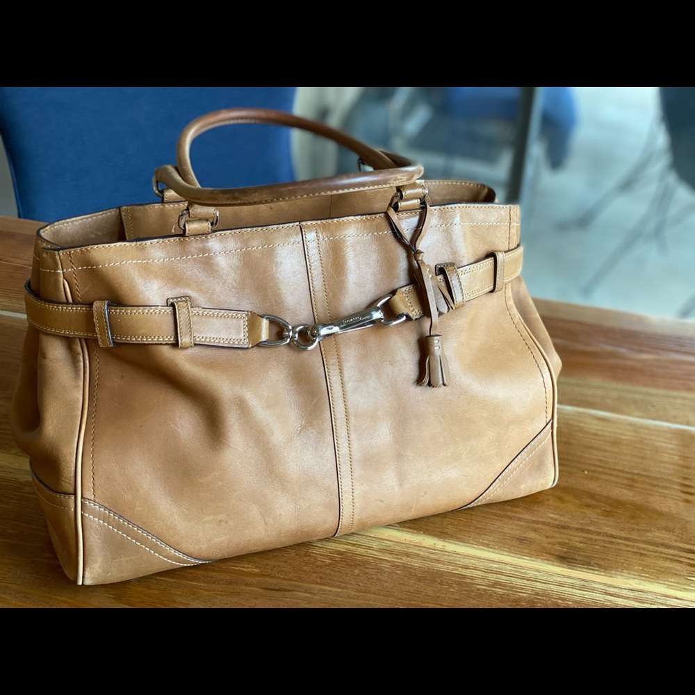 Coach Women’s Caramel Leather bag. Like New